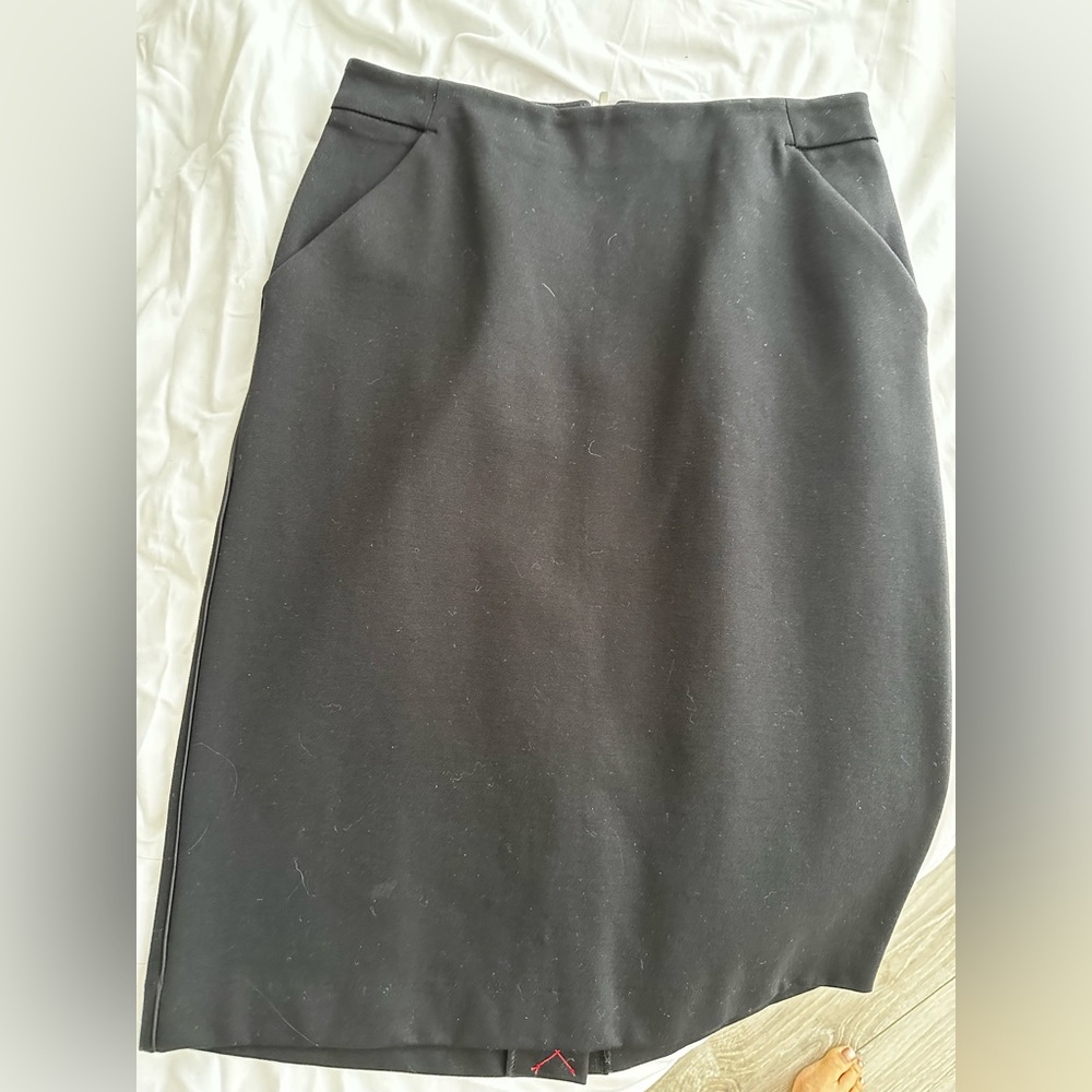 Black pencil skirt with pockets